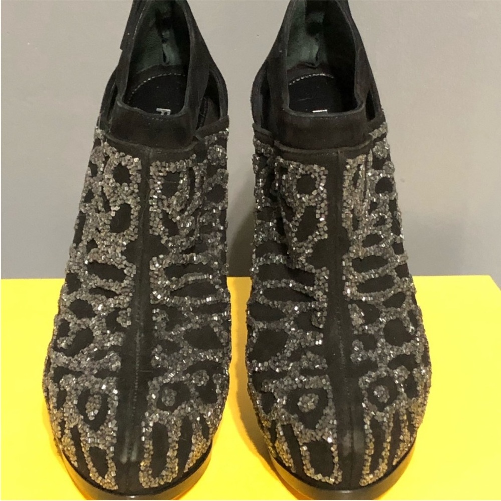 Fendi Elegant Black and Silver Women's Shoes